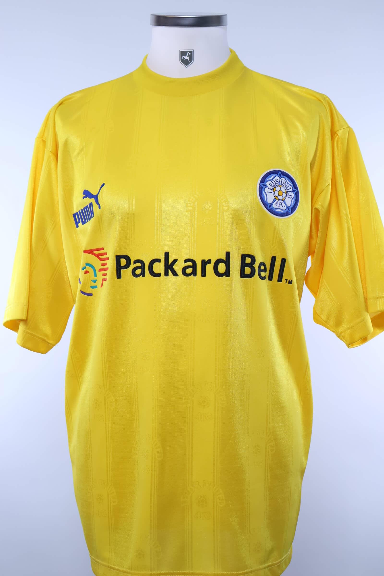 Leeds United 1995/96 Training Shirt - MAuthentic Original Football Shirt