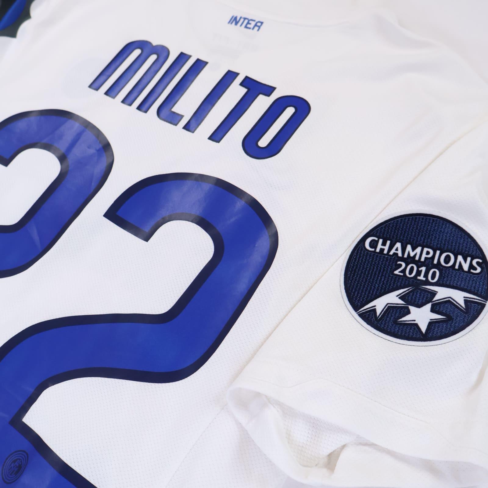 Inter Milan Milito #22 2010/11 Away Shirt - S