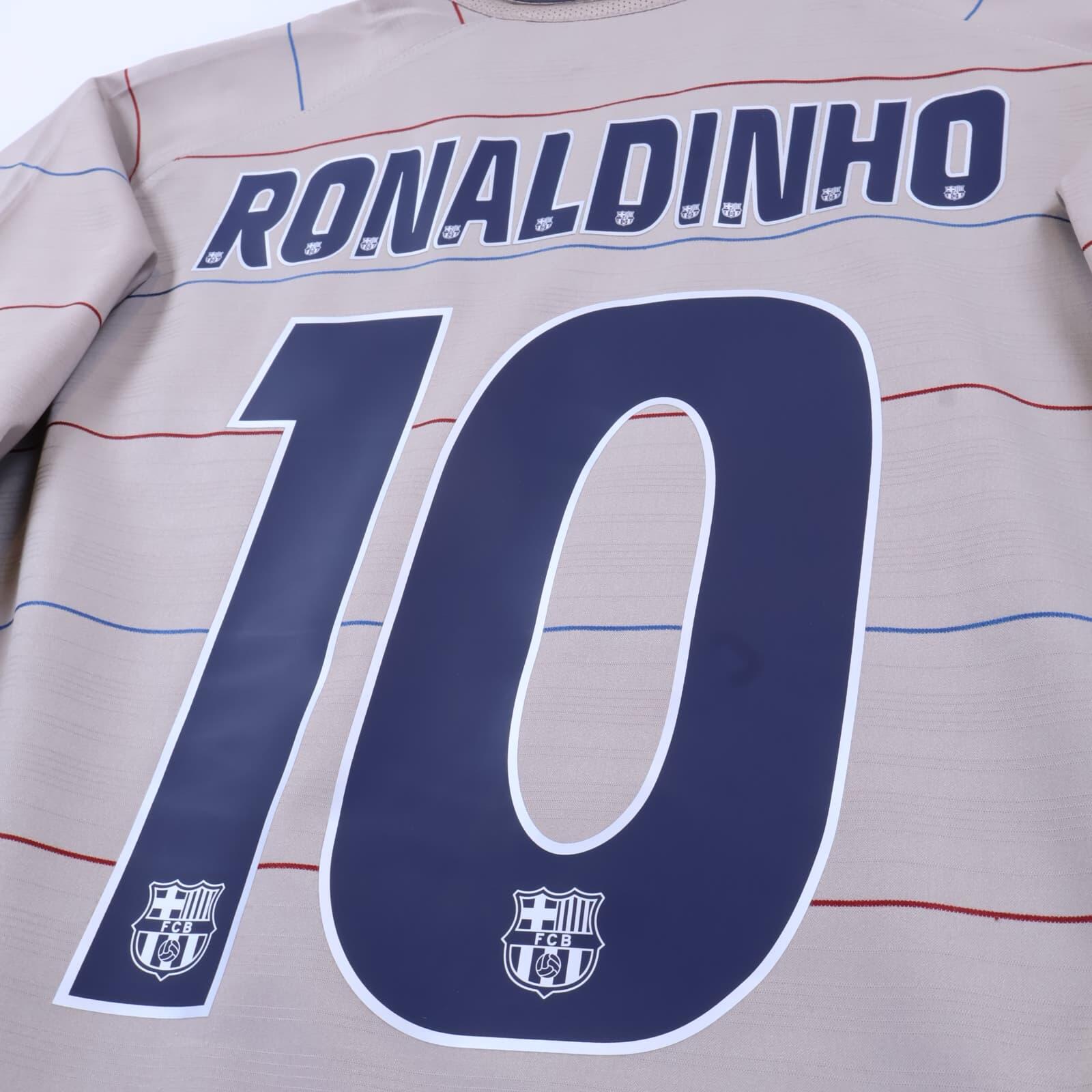 Barcelona Ronaldinho #10 2003/04 Away Shirt - L