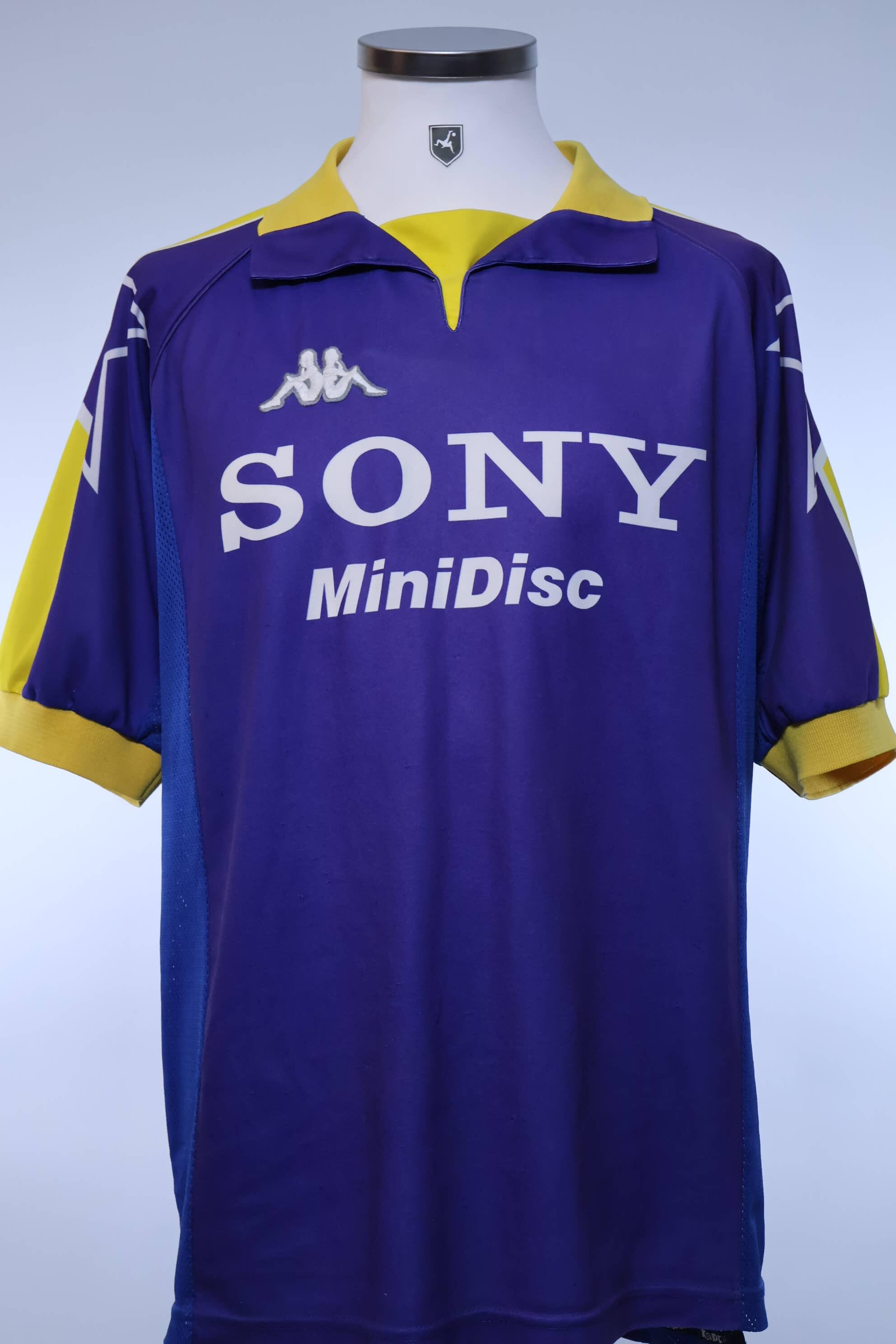 Juventus 1997/98 Third Shirt - XL