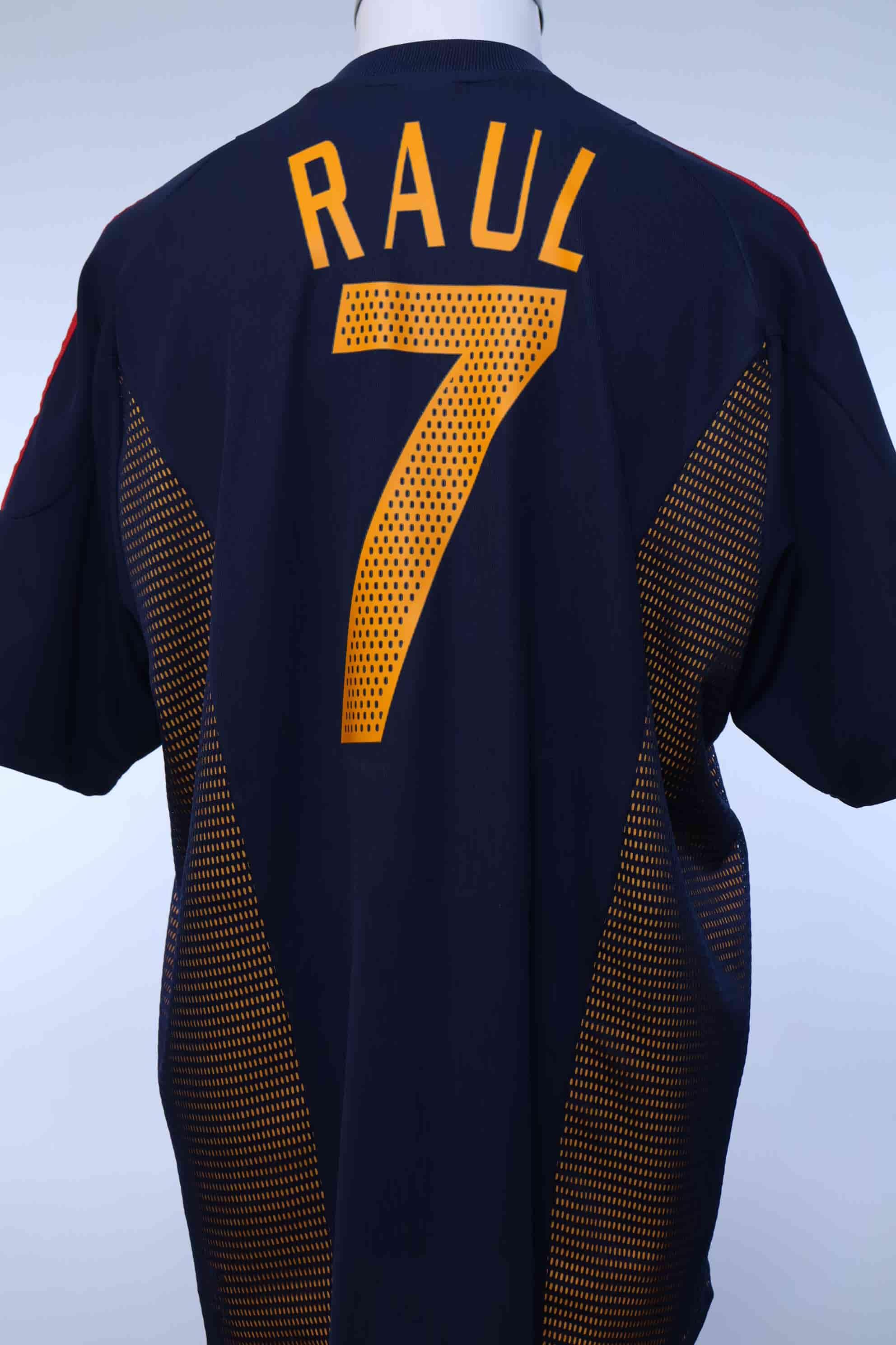 Spain Raul #7 2002/04 Third Shirt - L
