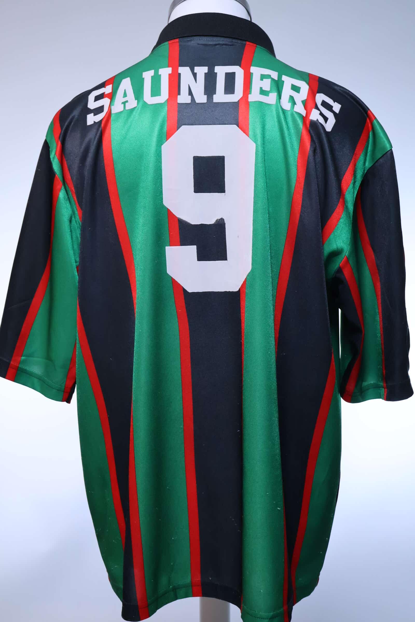 Aston Villa Saunders #9 1993/95 Away Shirt - XL