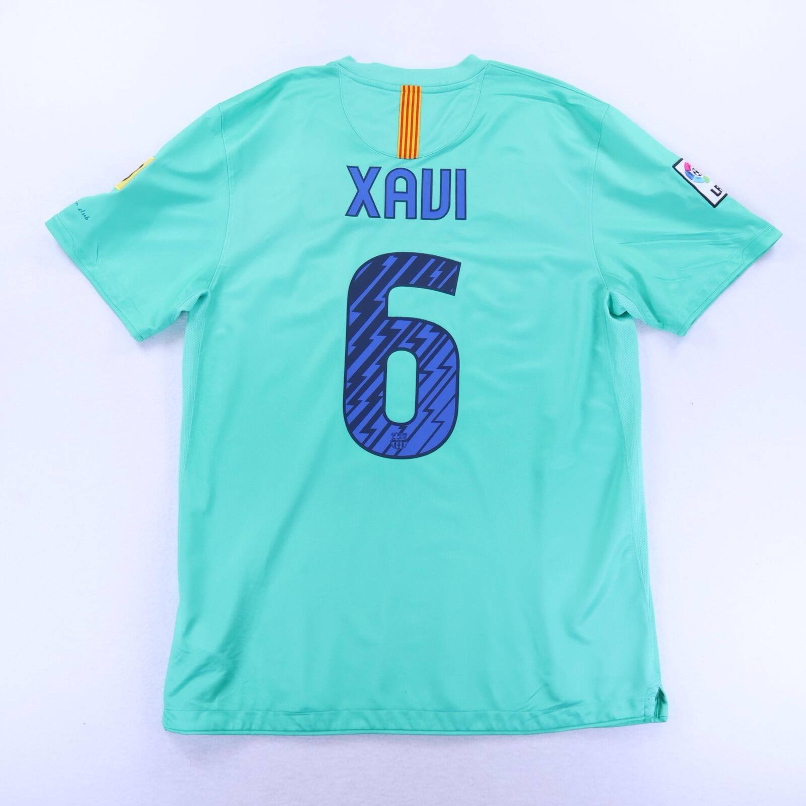 Barcelona Xavi #6 2010/11 Away Shirt - L