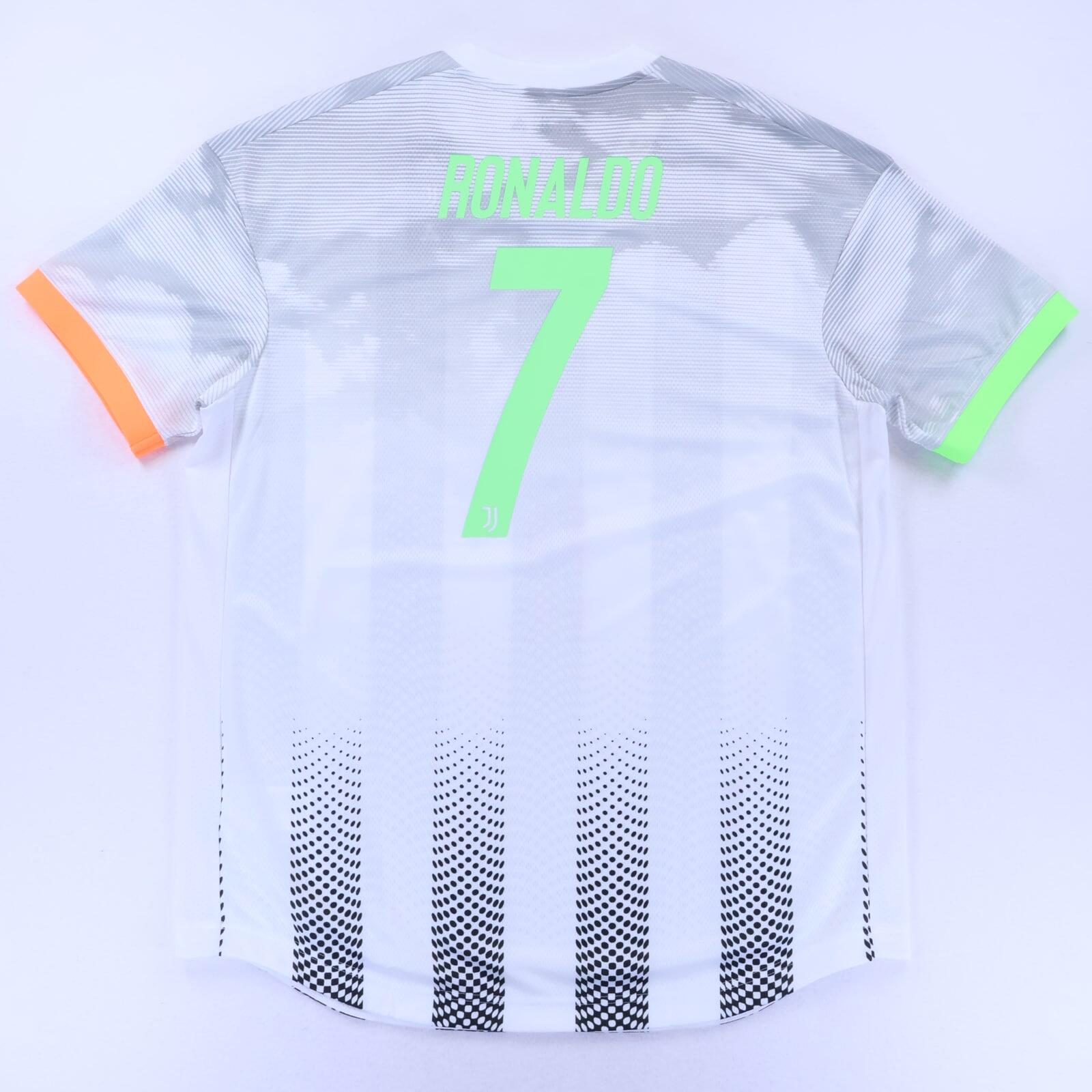 Juventus Ronaldo #7 2019/20 Home Shirt - XL