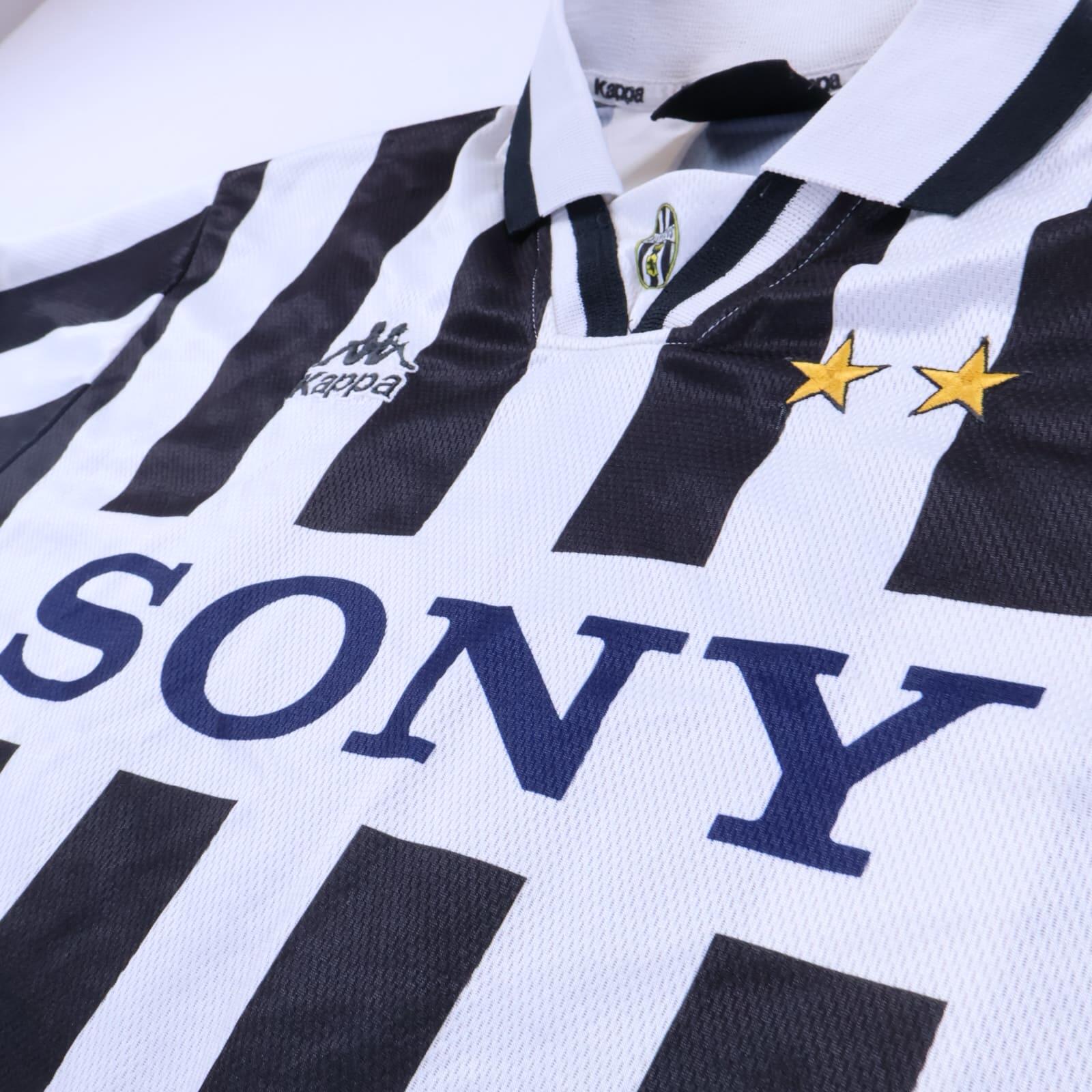 Juventus 1995/97 Home Shirt - L