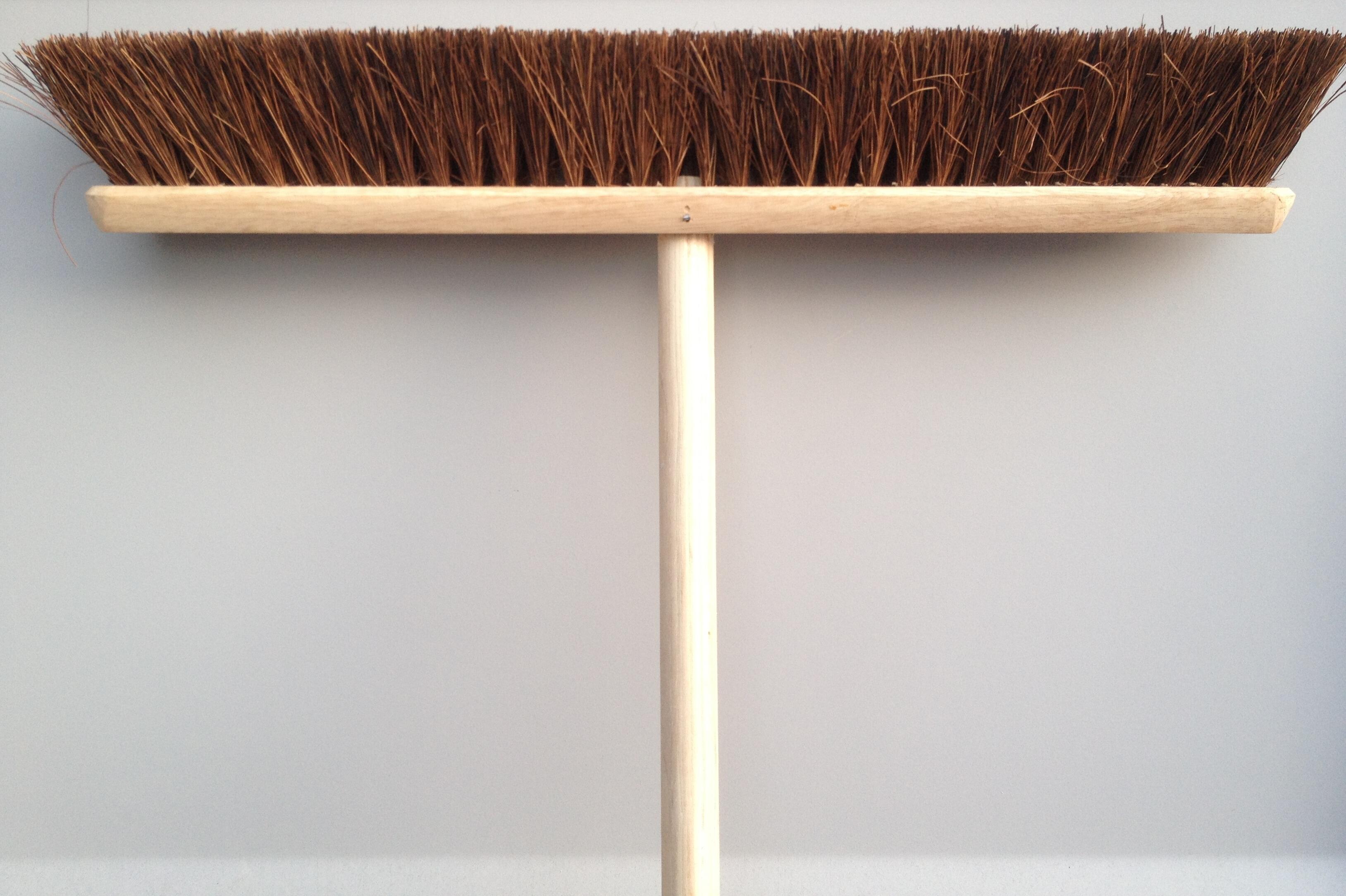 24" Bassine Semi-Stiff Broom with Handle & Stay Fitted