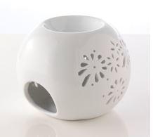 white ceramic essential oil fragrancer with fretwork petal decoration