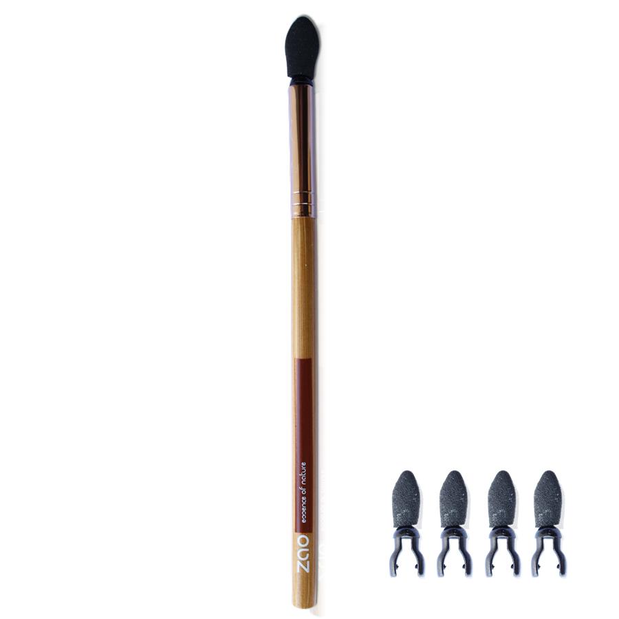 long handles sponge brush applicator with light wood bamboo and rose gold metal handle, black sponge tip. Four black sponge tip replacement heads. Handle shows Zao.