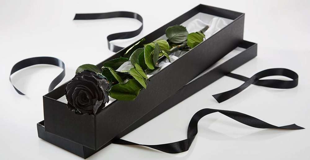 Send Everlasting Roses to your loved One