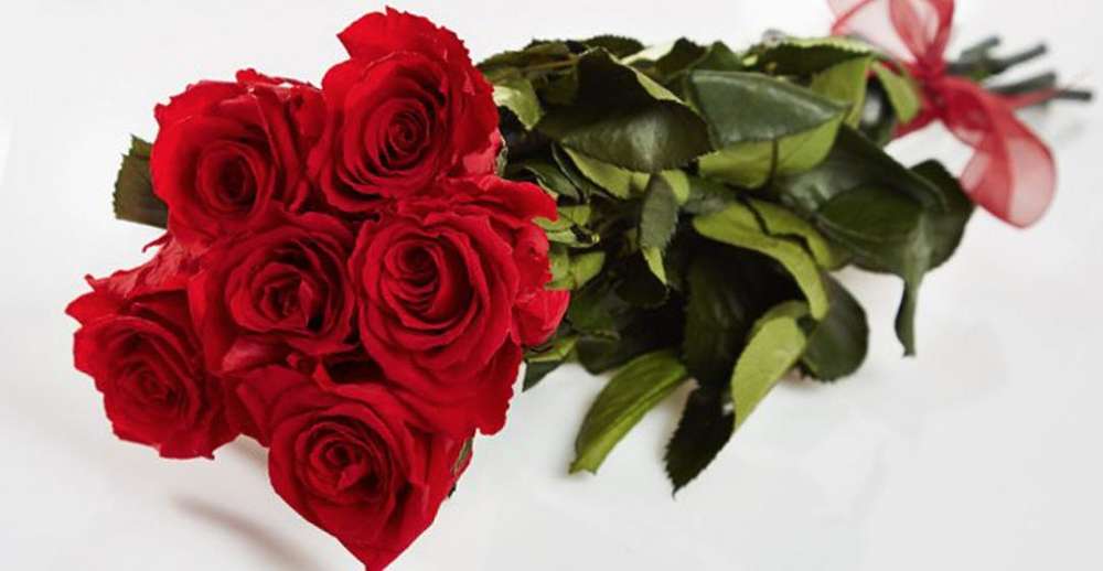 Send Everlasting Roses to your loved One