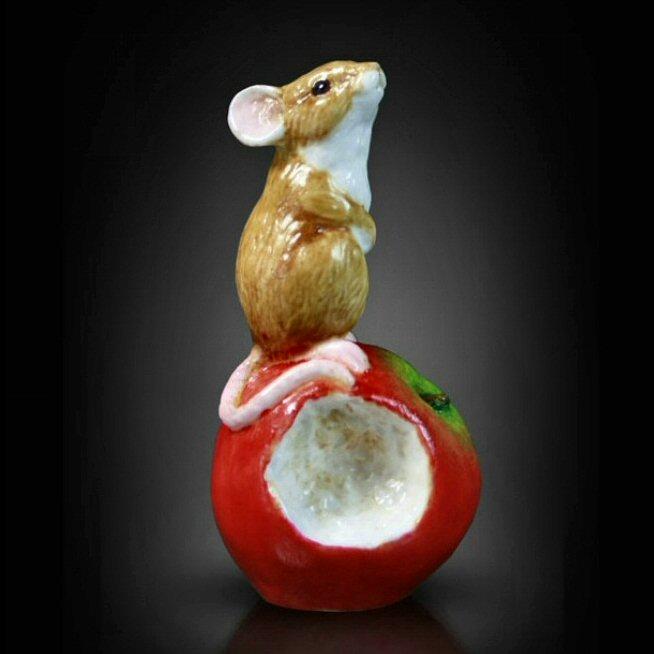 Mouse on Apple (117BC) - by Keith Sherwin