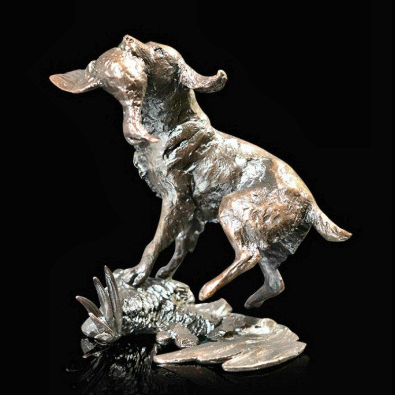 Springer Spaniel Retrieving - Bronze Sculpture - Michael Simpson - 1071