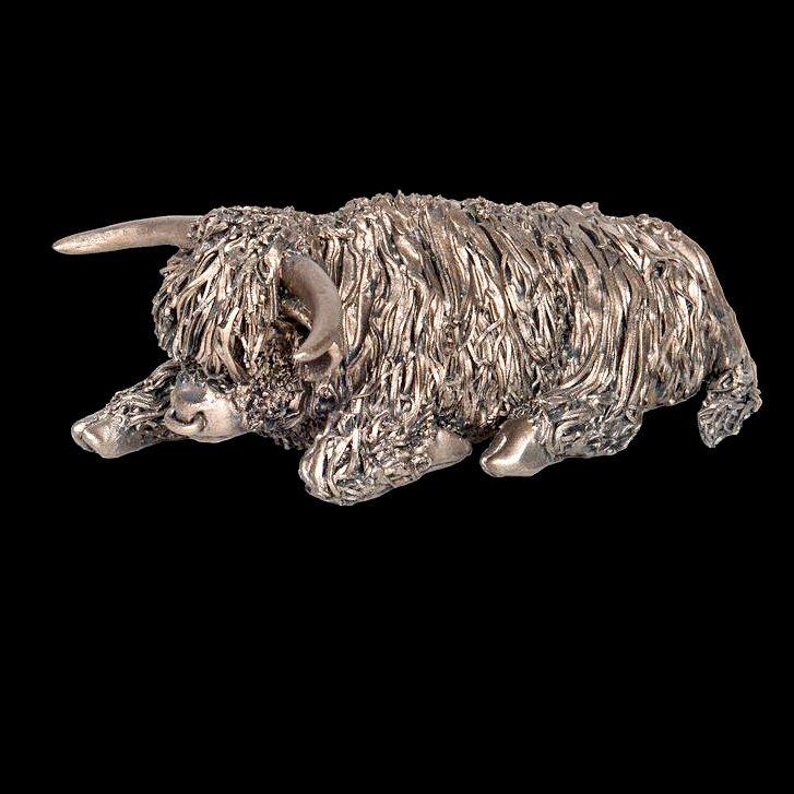 Highland Bull Sitting - medium (VB073) by Veronica Ballan