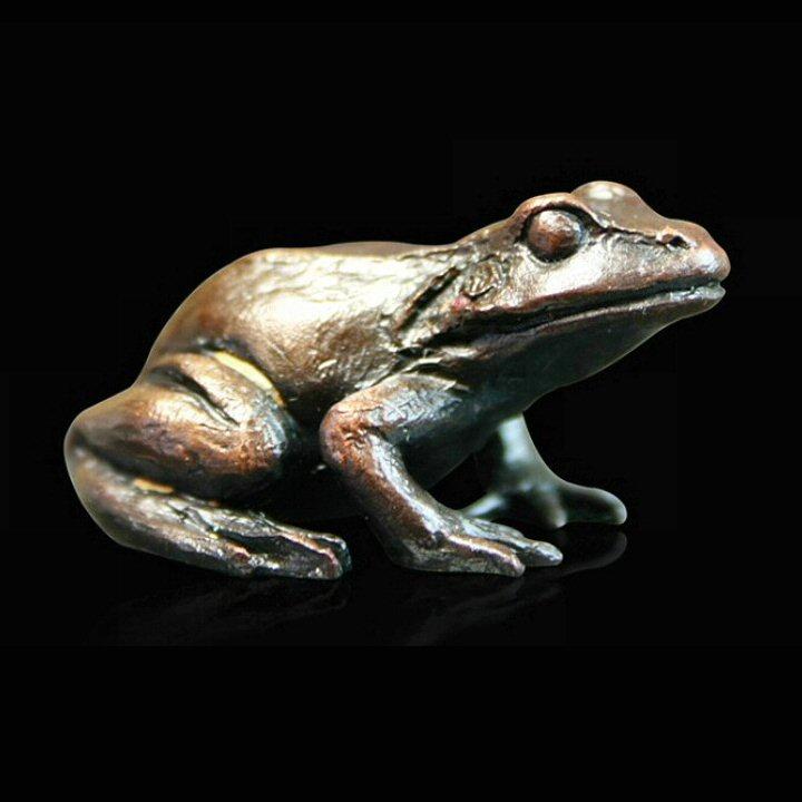 Baby Frog Sitting (933) - Bronze Sculpture by Keith Sherwin