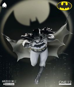MEZCO - One:12 Collective The Batman Action Figure 1/12 Scale The