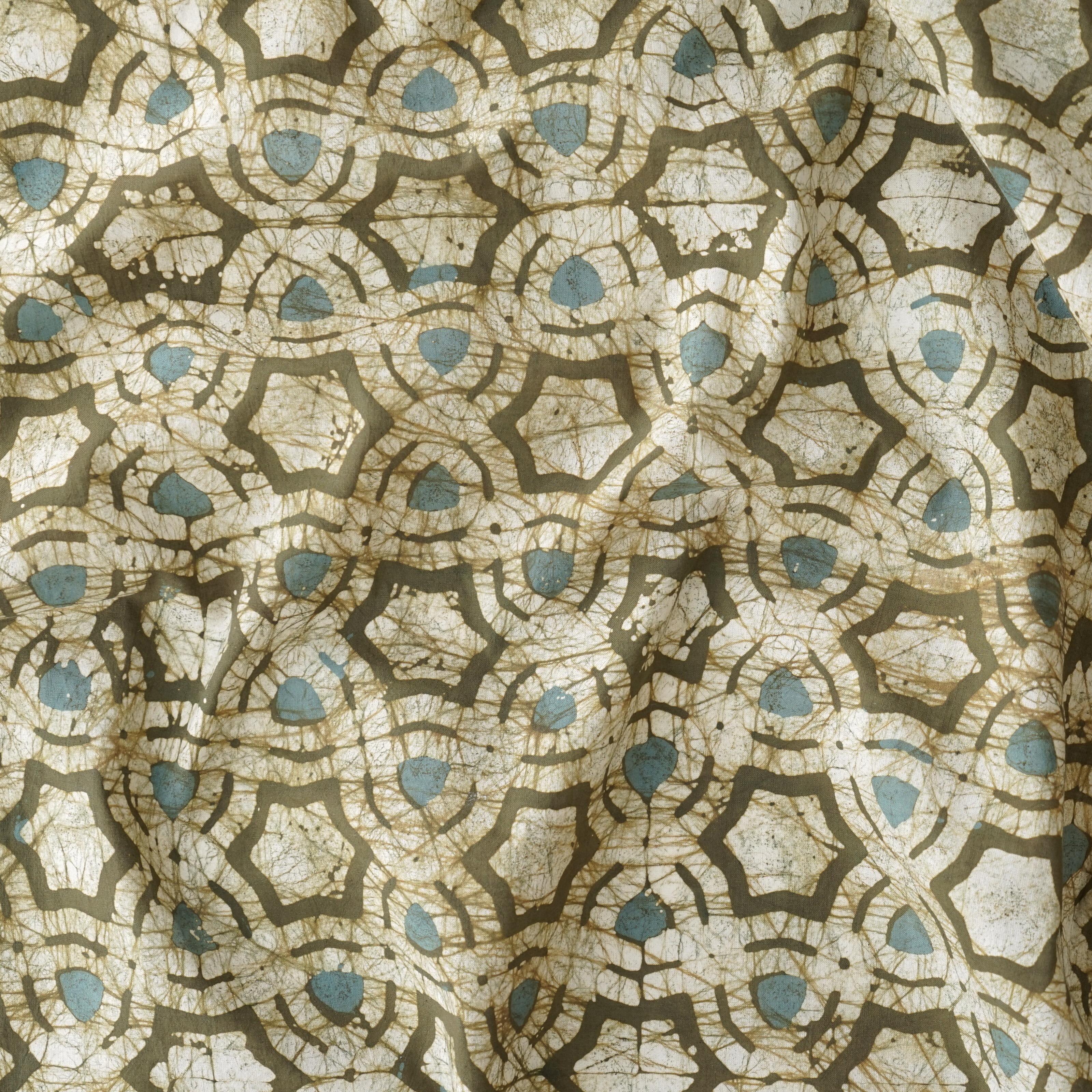Block-Printed Batik Fabric - Cotton Cloth - Reactive Dyes - Zimtstern Design - Contrast