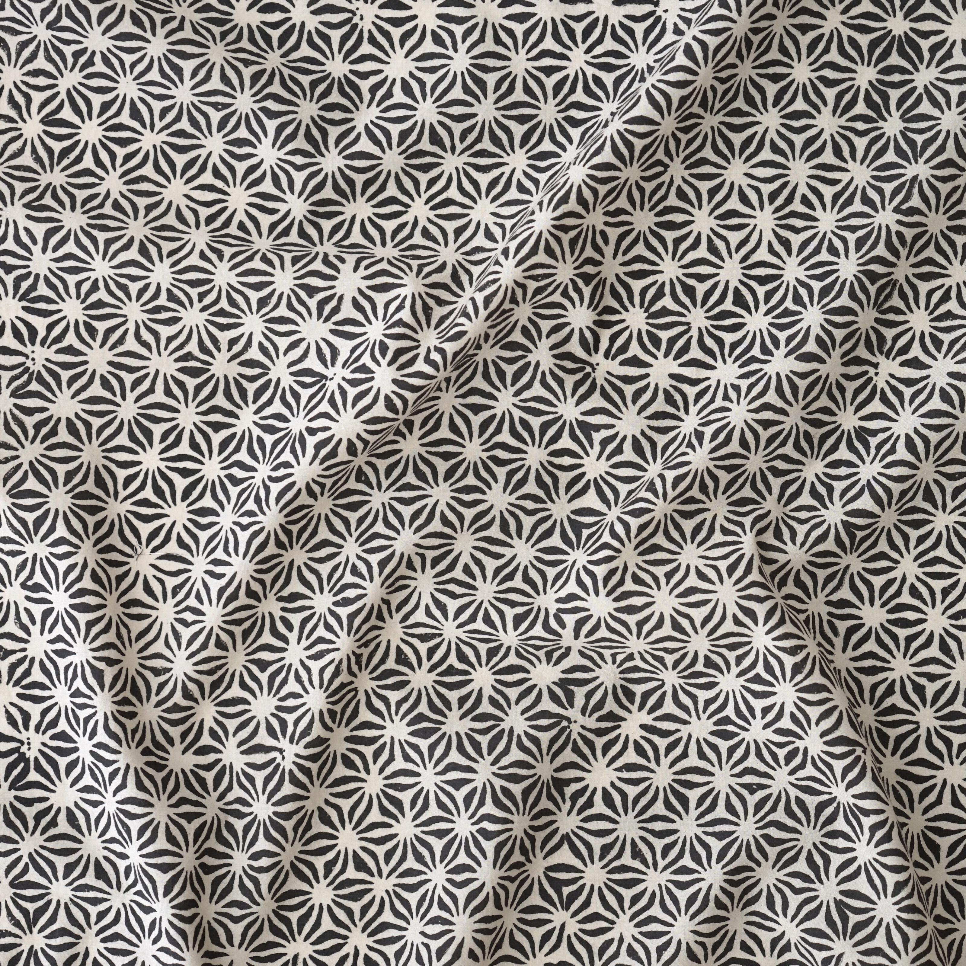 SIK20 - Block-Printed Cotton Fabric - Starfish Design - Black Iron Dye - Contrast