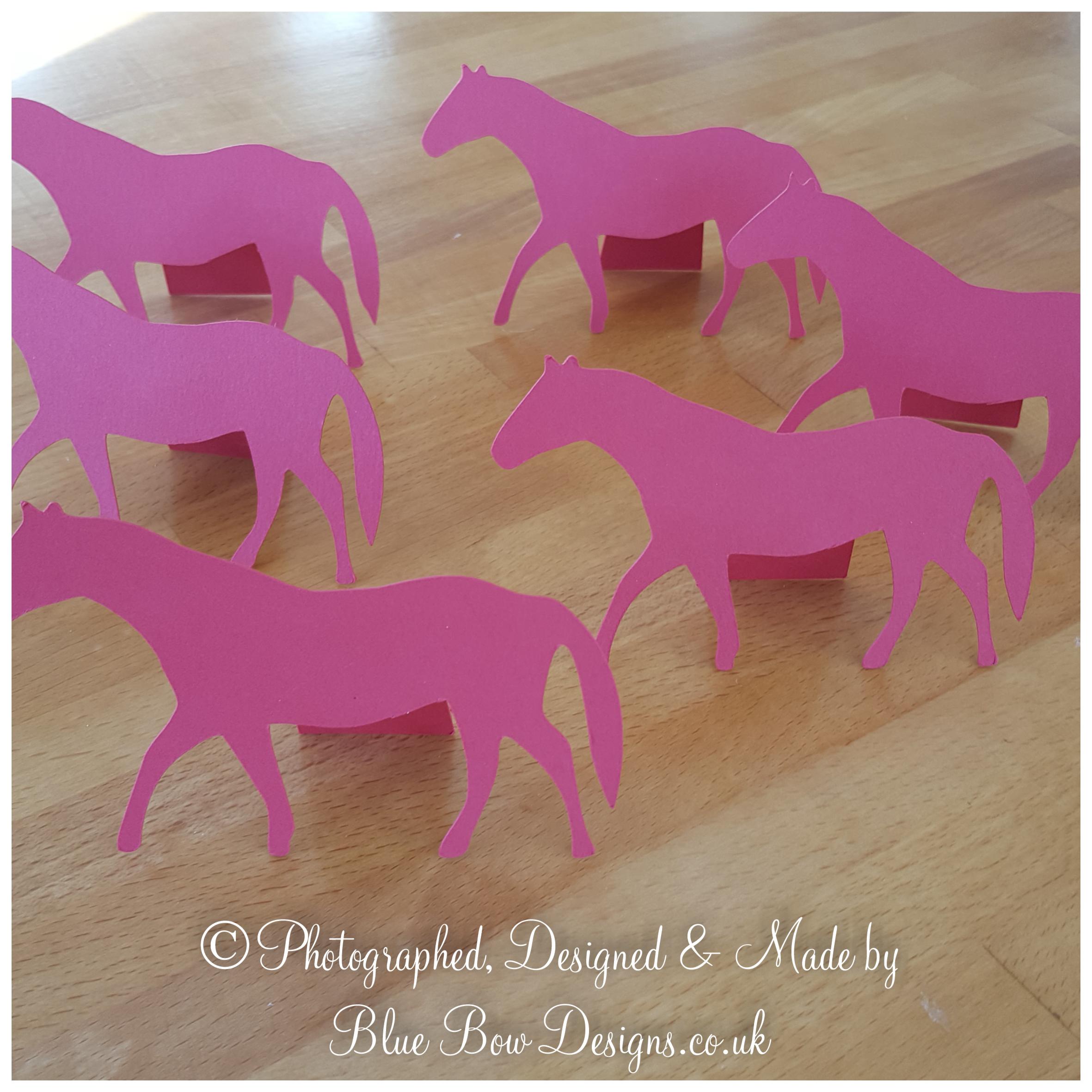 Red horse place cards