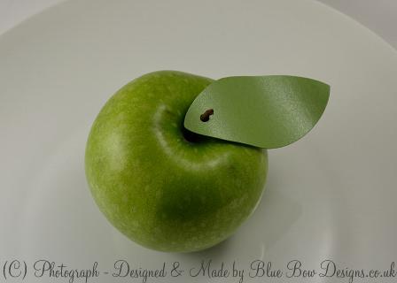 Apple leaf tag for apple