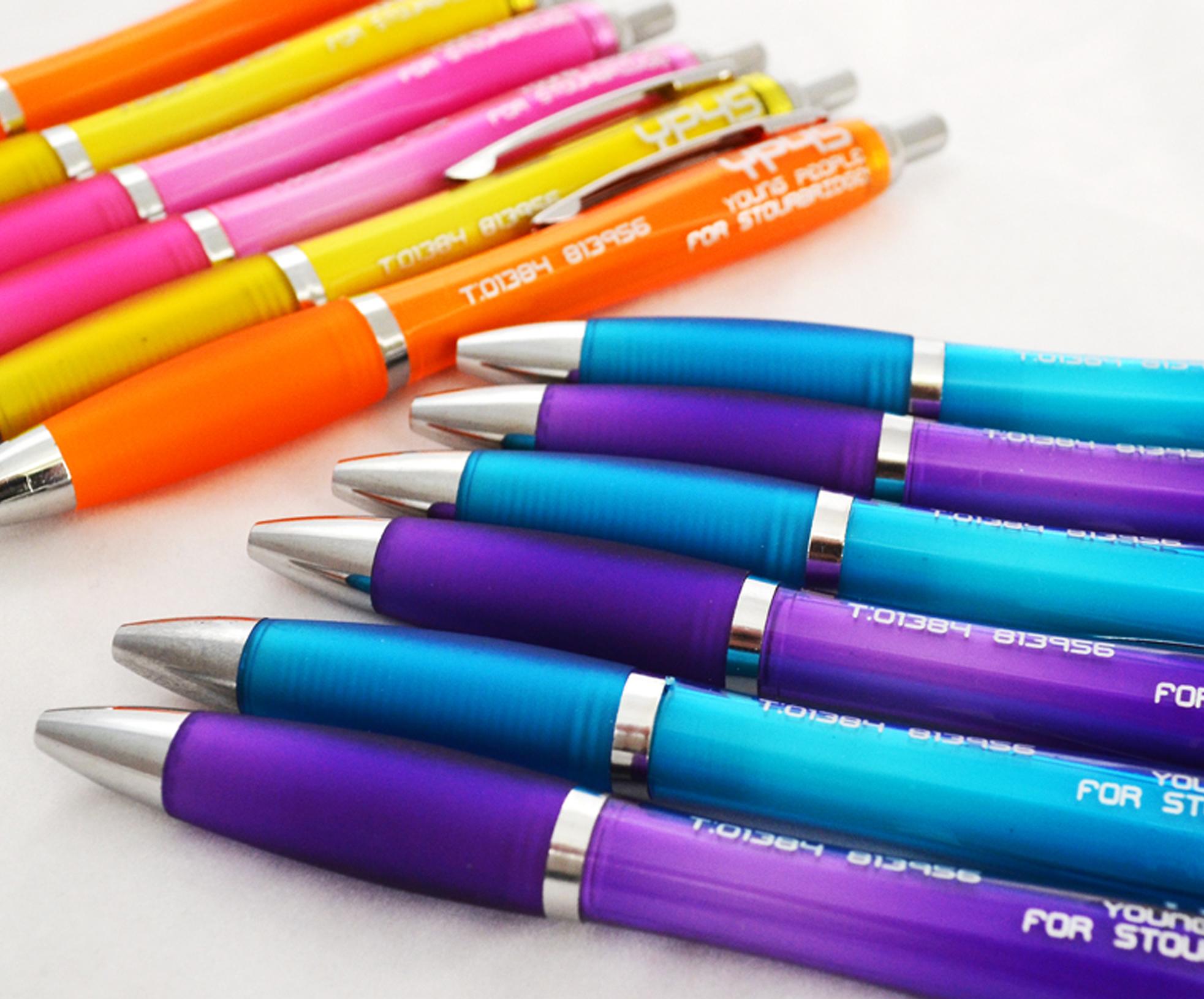 Colour mix pens with same logo to all