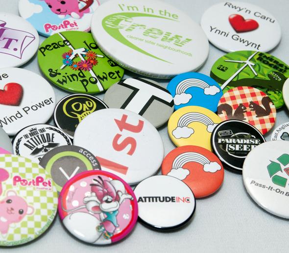 Full colour small button badges