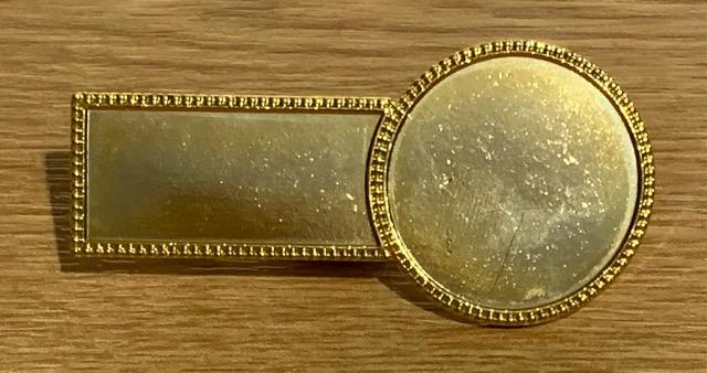 Gilt Badge with 25mm Insert
