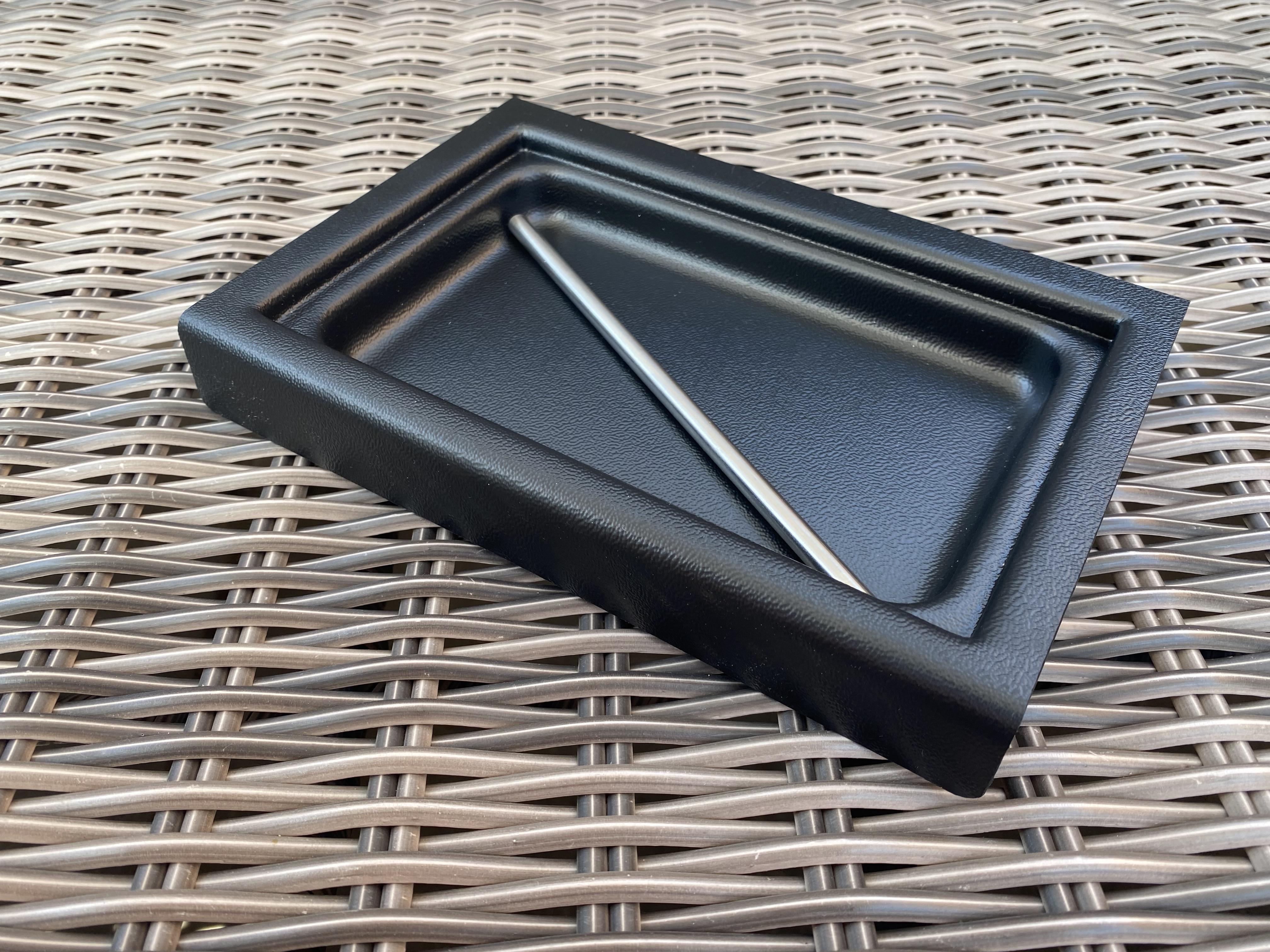 Slim drip tray and vent tube