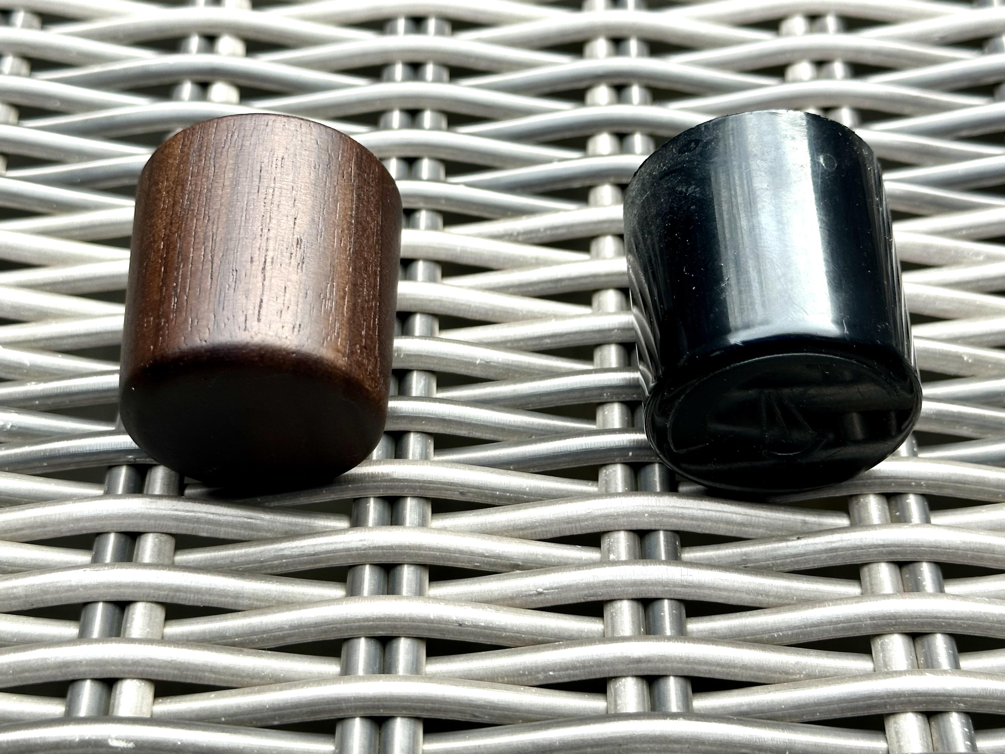 walnut knob vs plastic knob side