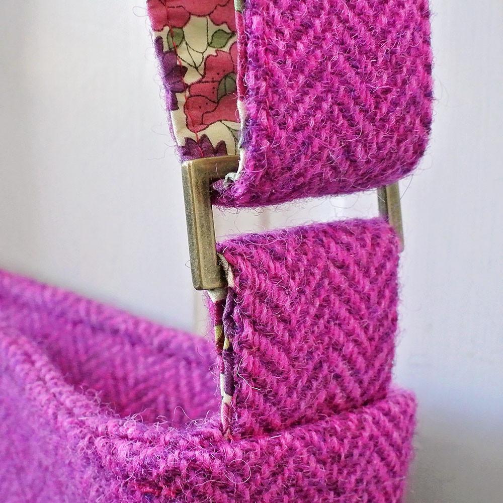 this bag demonstrates perfectly how rectangle rings are used to attach handbag straps to your handmade bag