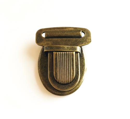 Prym Antique Brass Press Lock, 1" (26mm) wide and 35mm (1 1/2") tall