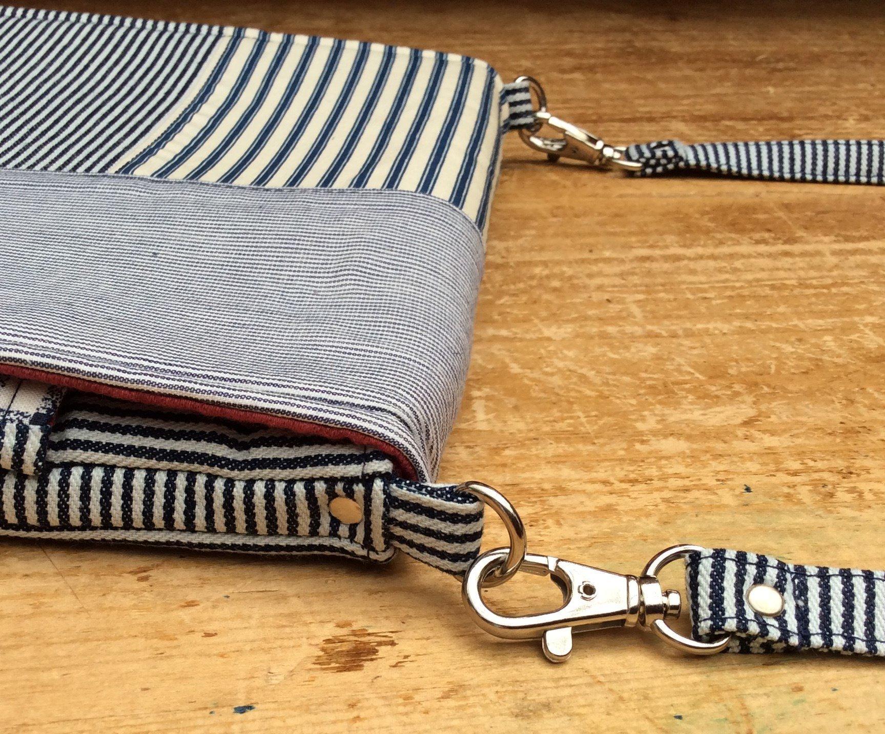 wristlet made using 1/2" D ring and lobster clasp x 4 per pack