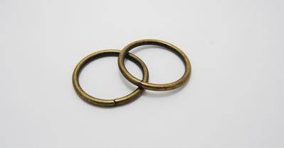 Antique Brass 1 1/2" (38mm) diameter O rings which are 5mm thick