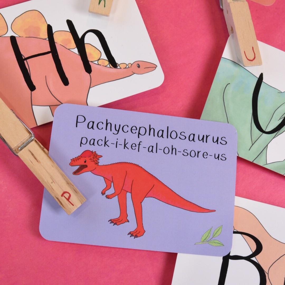 alphabet-of-amazing-dinosaurs-flash-cards