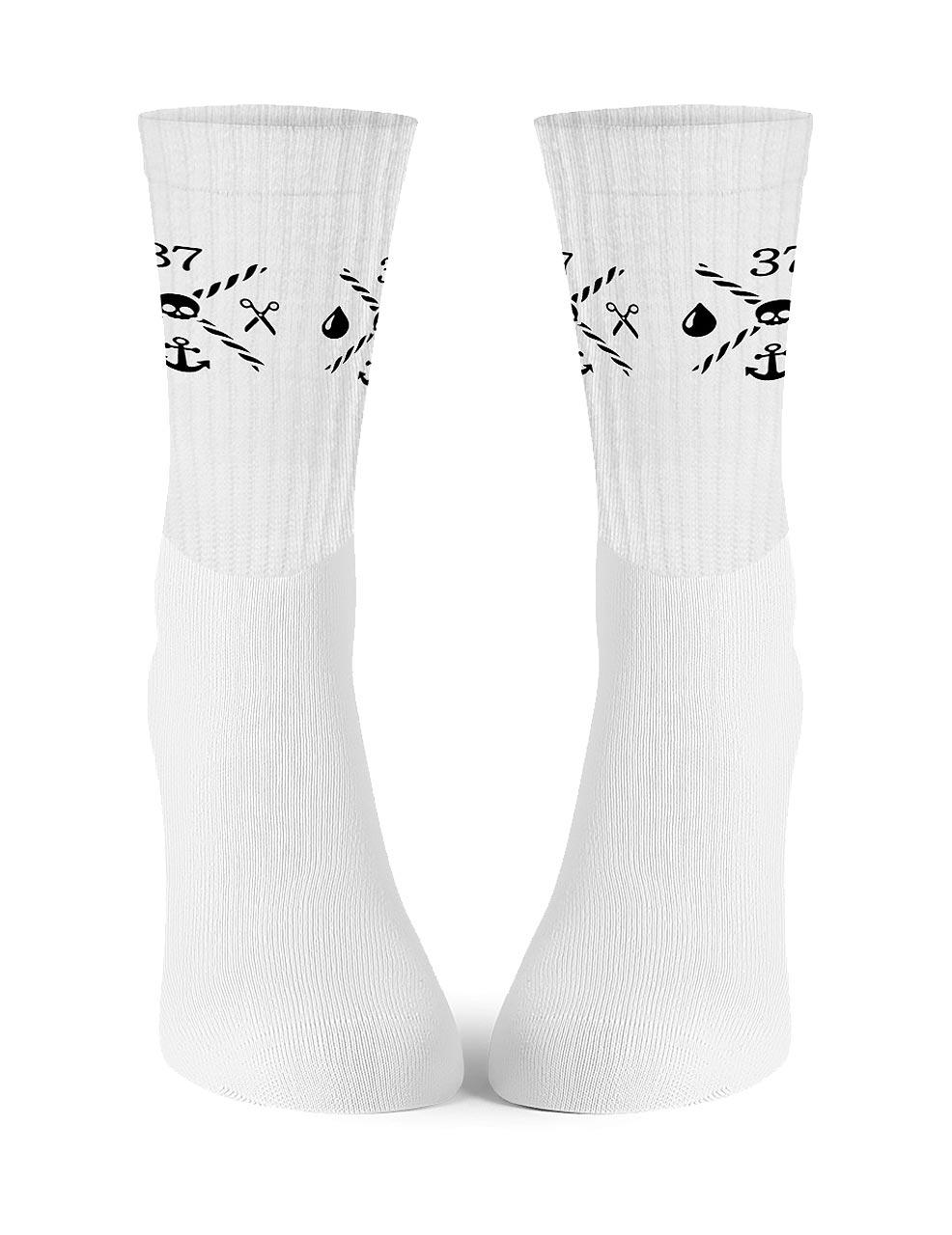THE QUARTER MASTERS socks in white with black logo