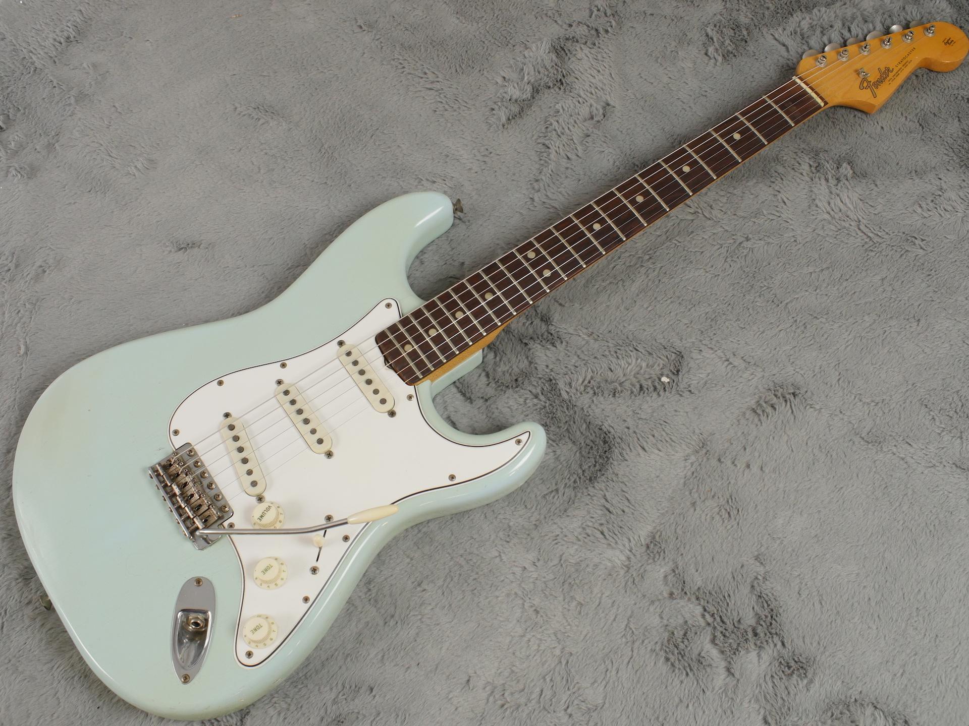 Mint stratocaster deals