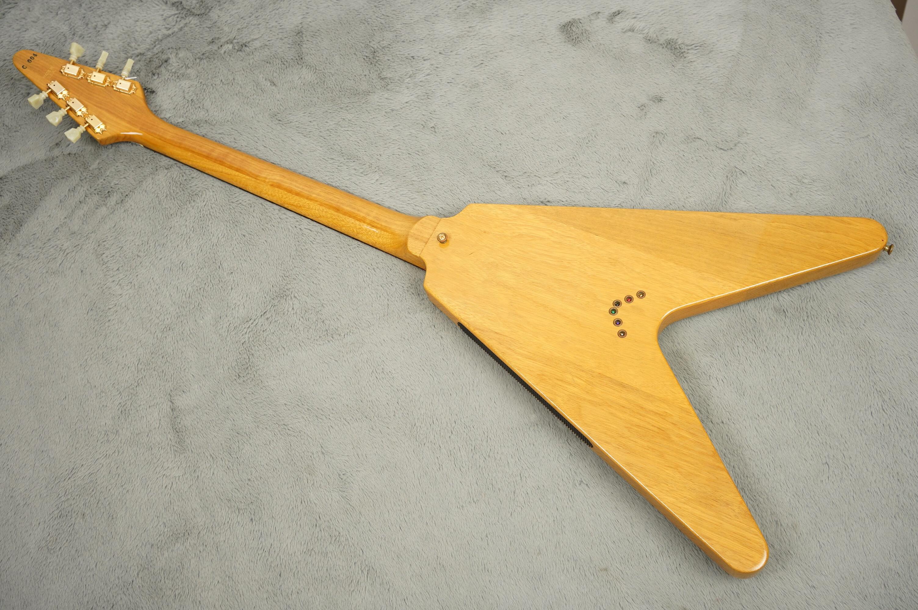 Gibson グレコ　flying v 1983 Greco Super Real FV60 Flying V White | Guitar Chimp