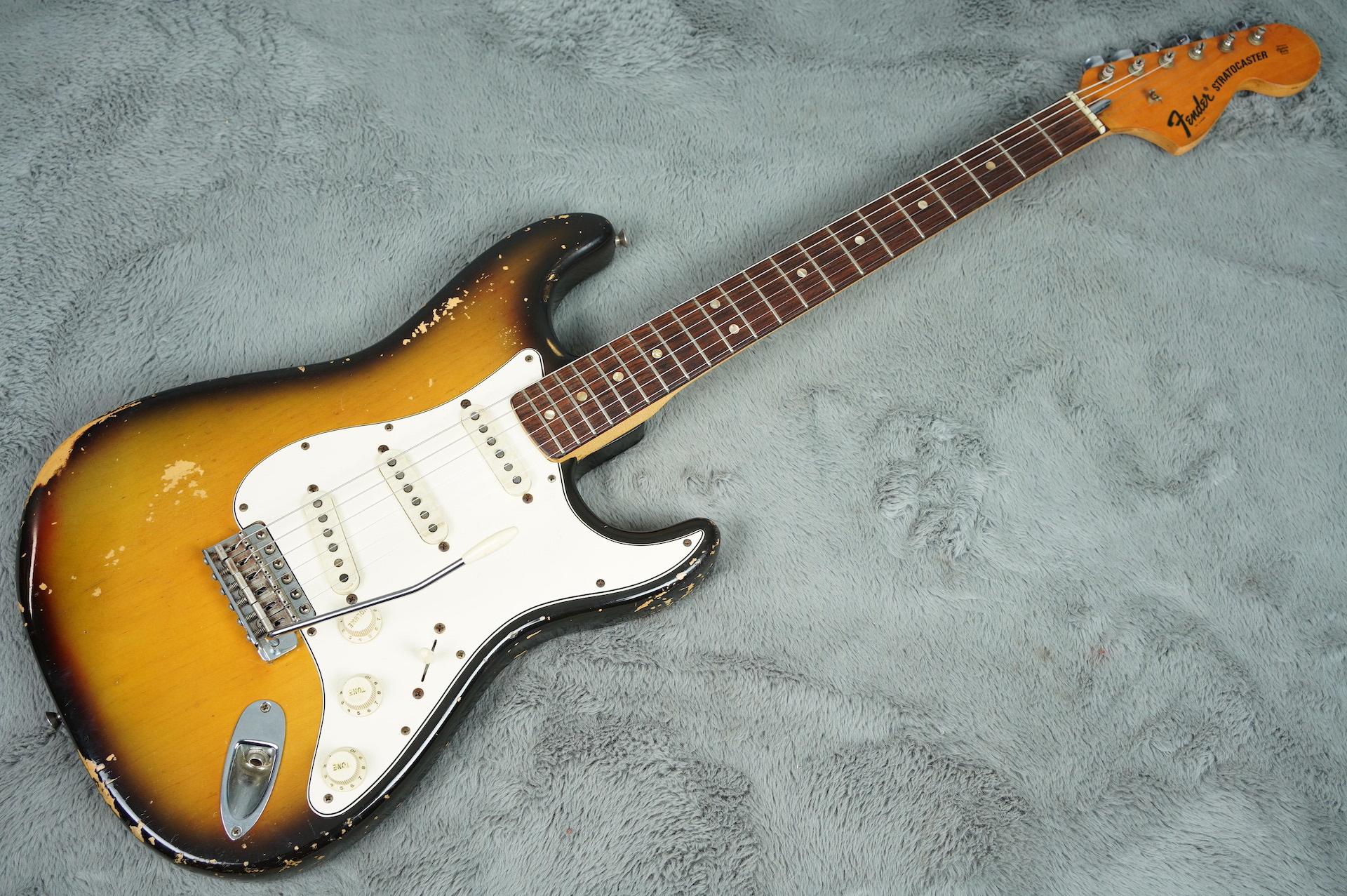 Will brush curb 1972 Fender Stratocaster + HSC