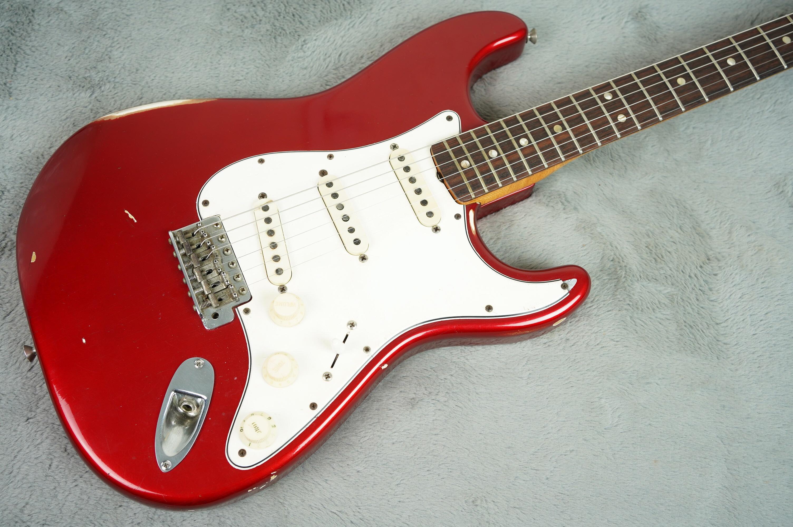 Fender strat store candy apple red