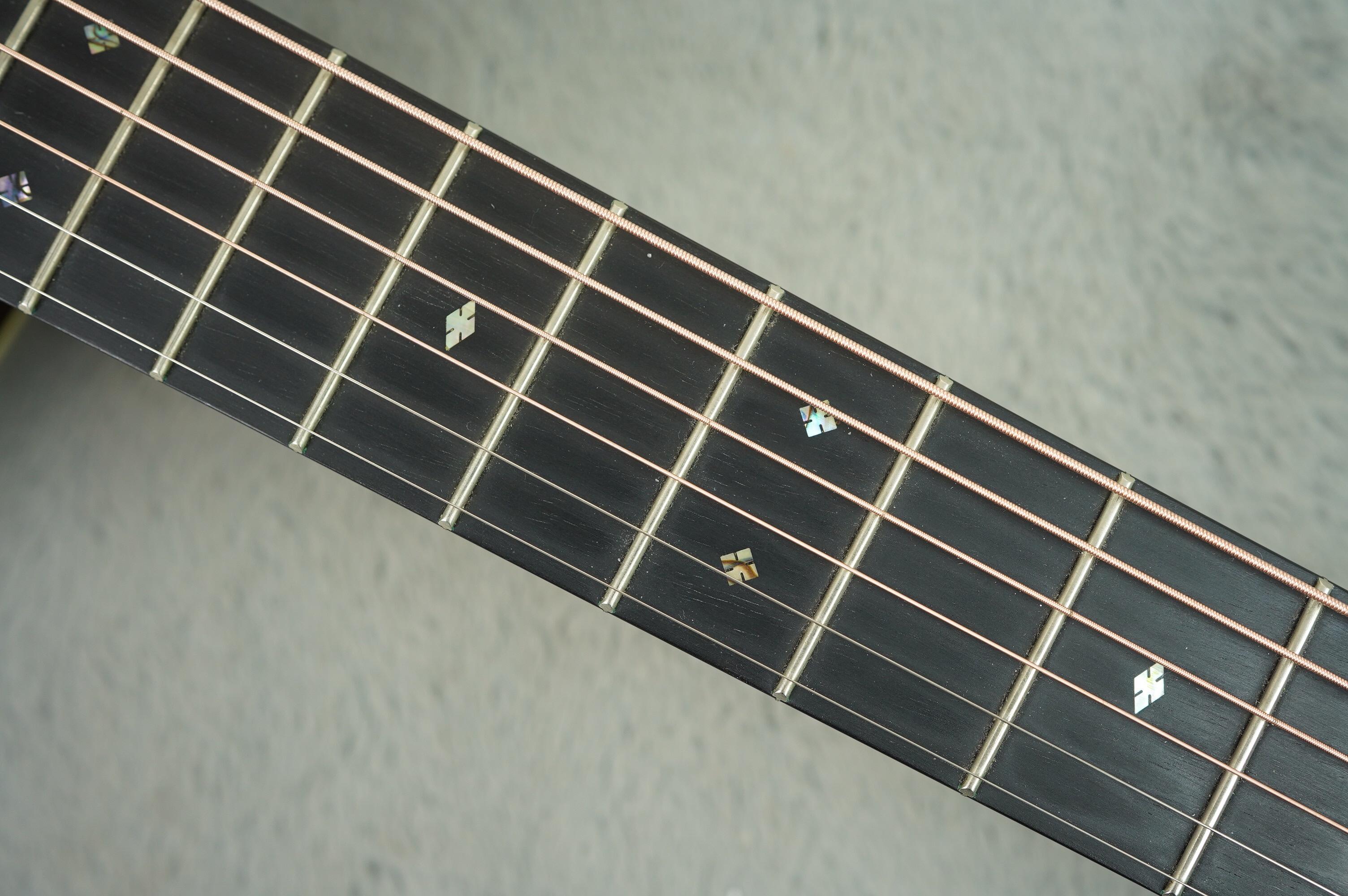 2015 Martin HD-28V