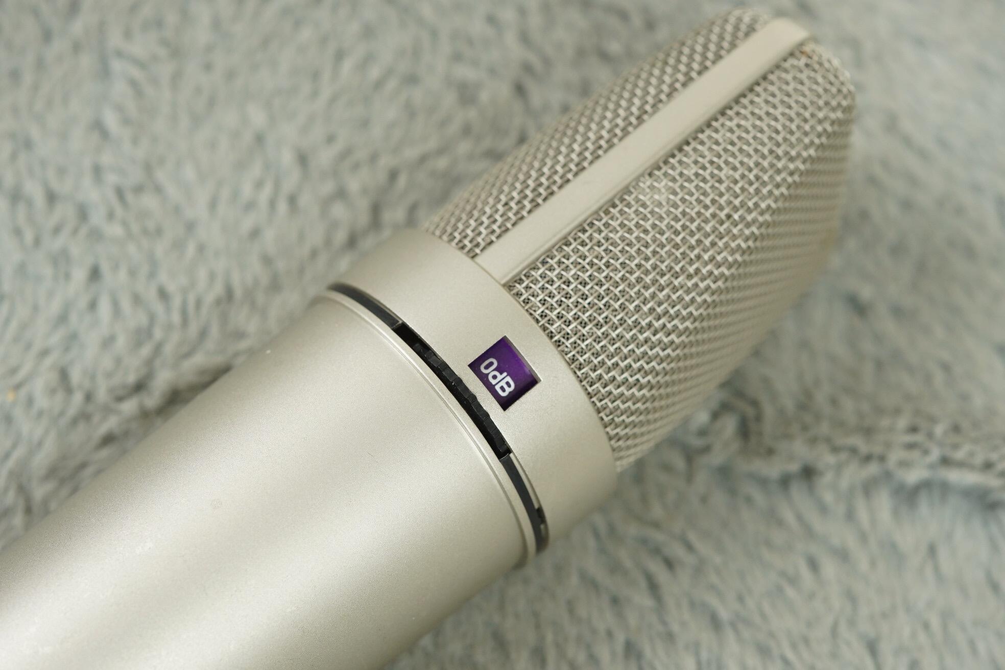 Neumann U89i