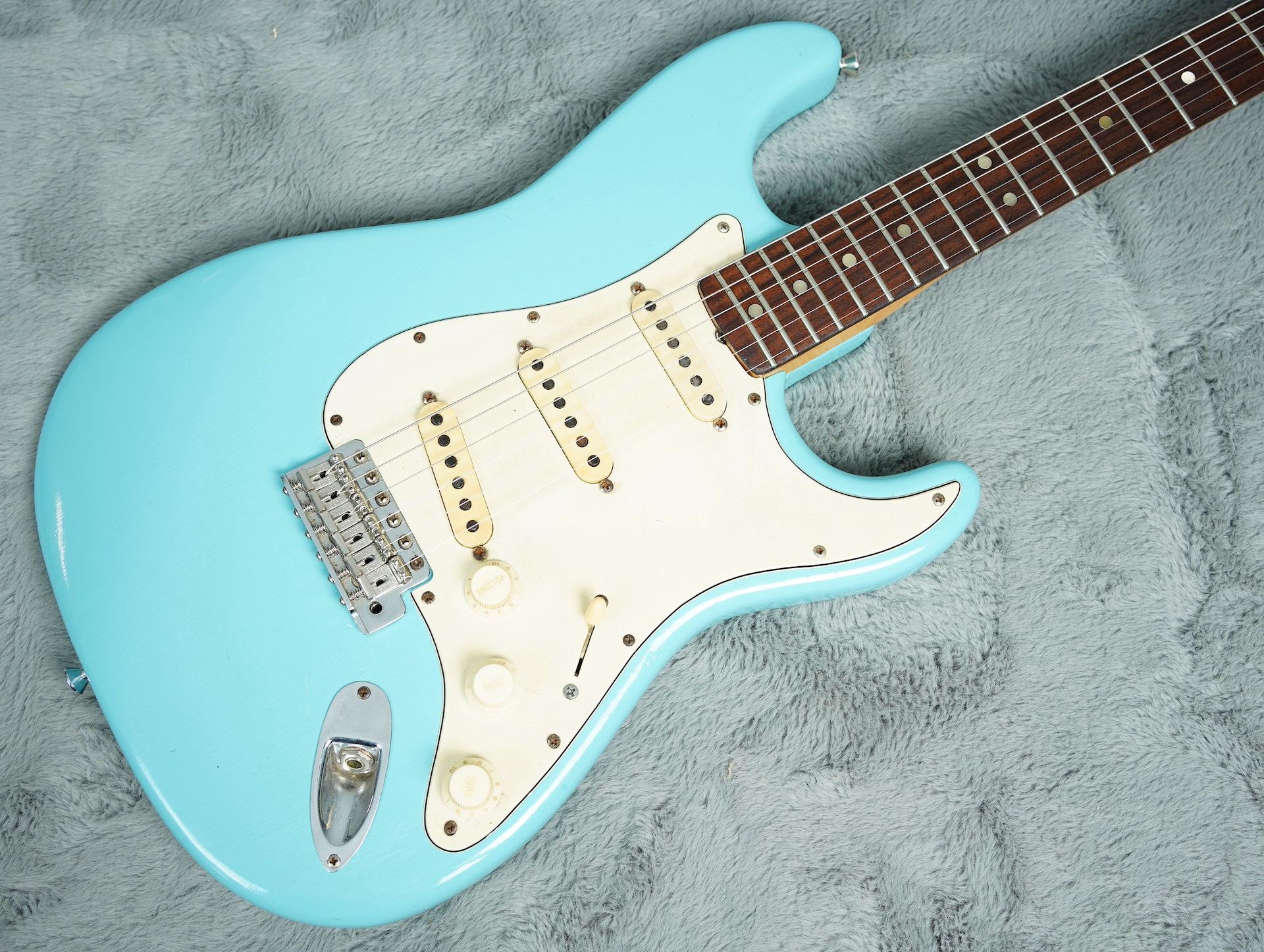 Fender on sale guitar blue