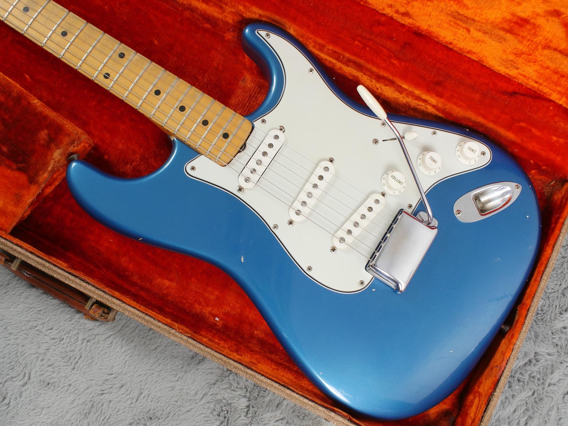 Therefore Thigh wing 1954 Fender Stratocaster Lake Placid Blue + HSC