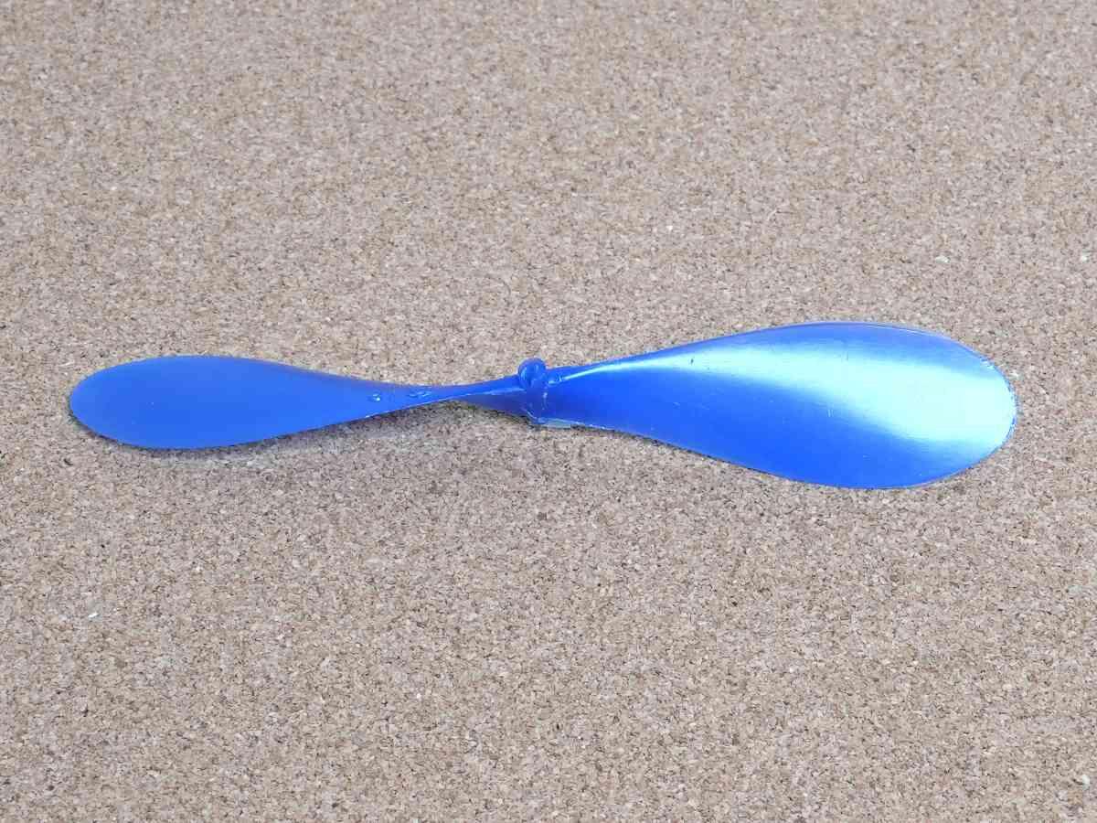 4.75" (121mm) plastic propeller detail