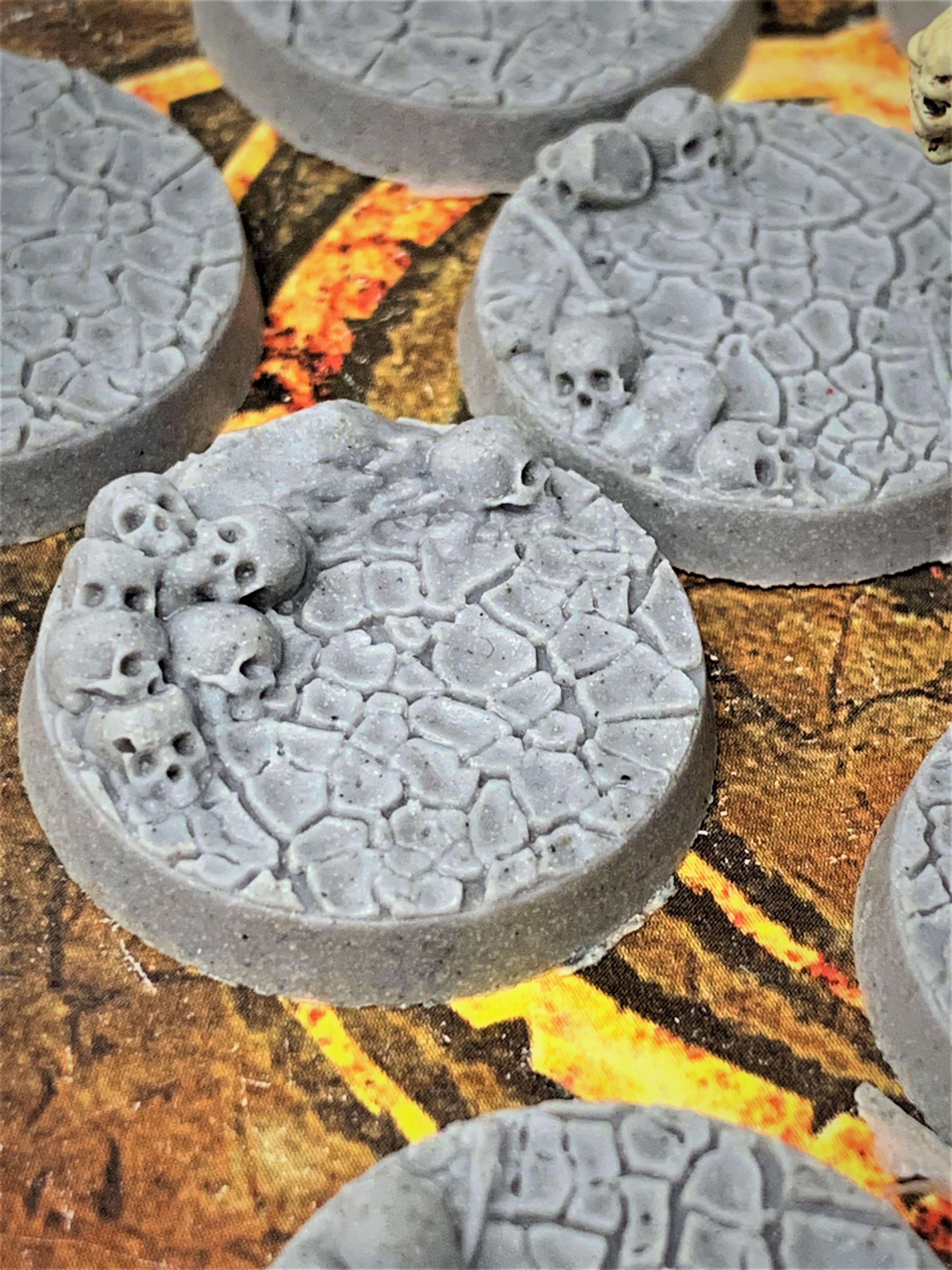 Picture of Bases - Skull Cracked Earth - 32mm x10 - Main Image