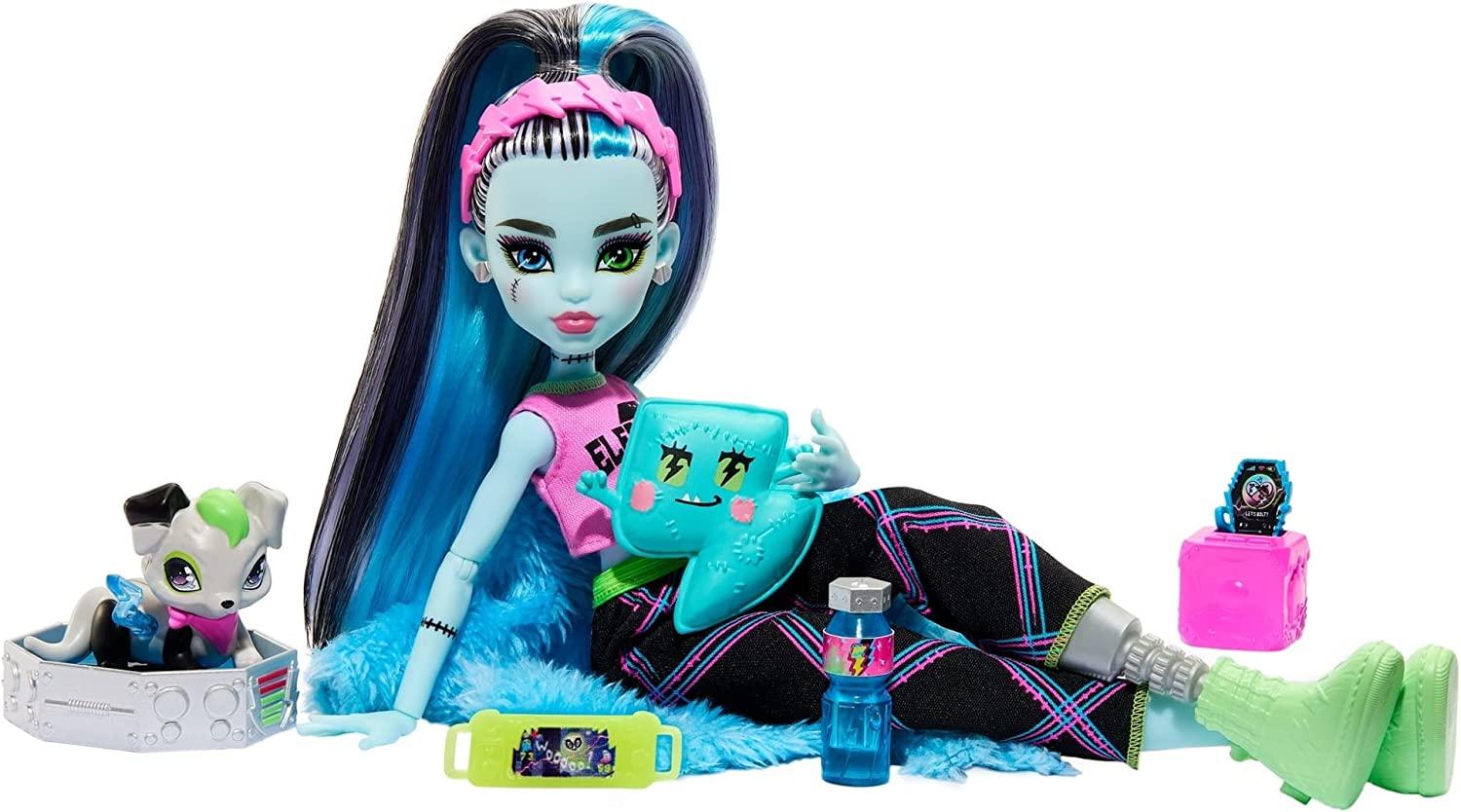 New Monster High Twyla Creepover Sleepover Party Doll G3