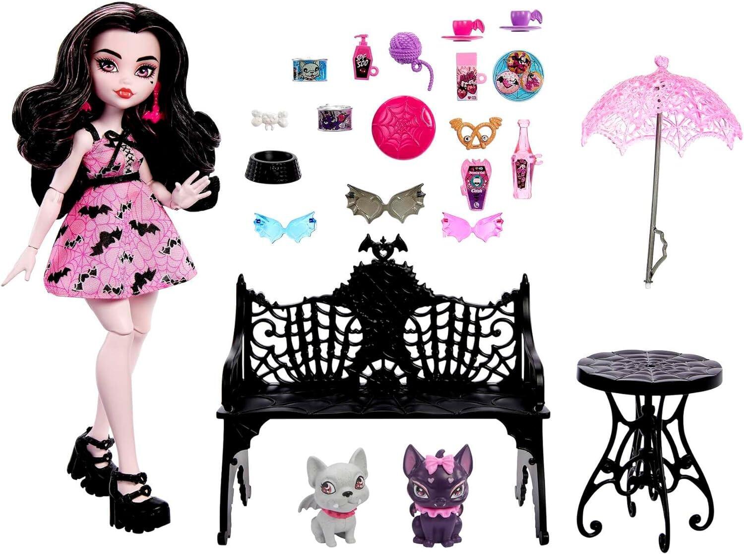 Monster High Draculaura Bite in the Park Doll and Playset