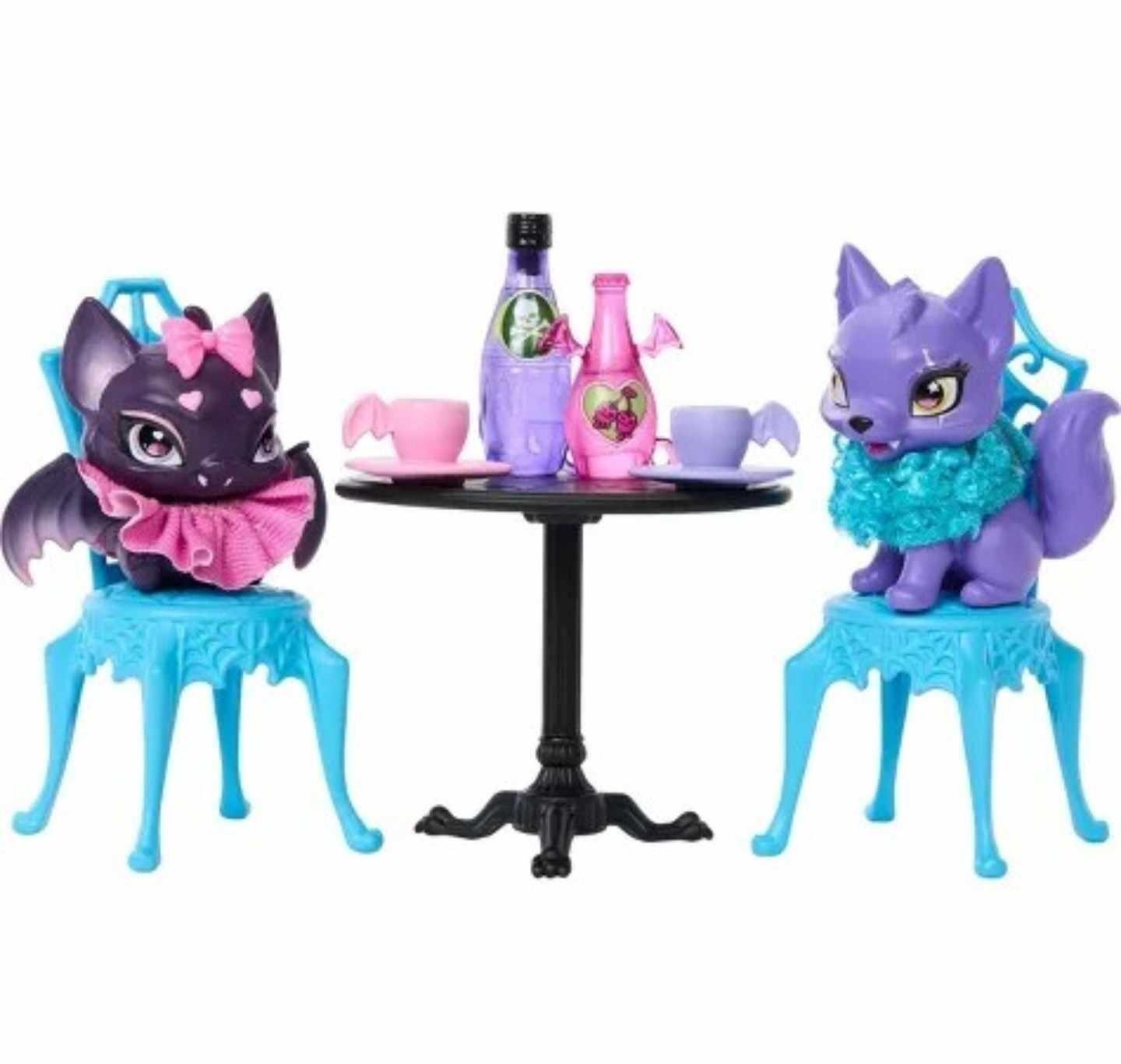 Monster High Faboolous Pets Draculaura and Clawdeen Wolf Fashion Dolls with Two Pets