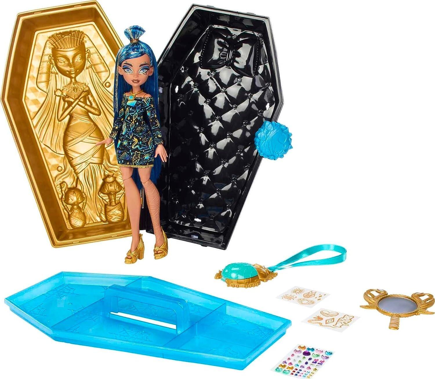 Monster High Cleo Golden Glam Case playset with doll