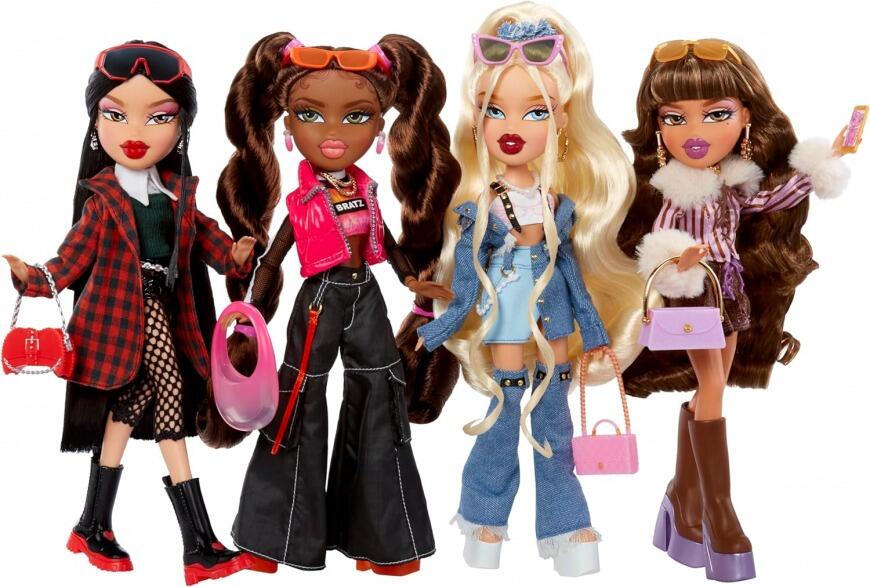 Always Bratz is a new collection of Bratz dolls for 2024, in brand new design and on articulated body. Collection will consist of 4 dolls: Yasmin, Cloe, Sasha, Jade. It will be first non reproduction Bratz doll collection in almost 7 years.