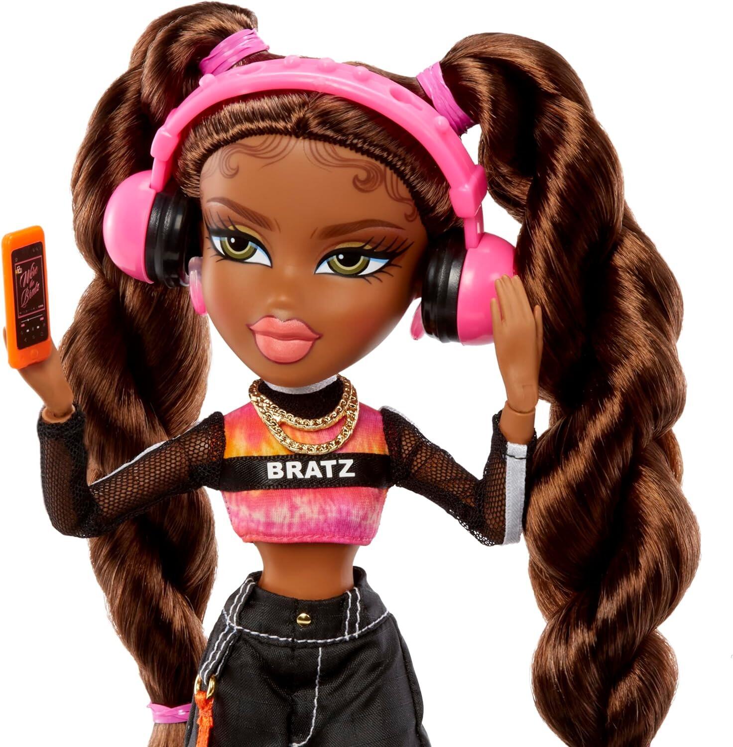 Buy Bratz Alwayz Sasha Fashion Doll with 10 Accessories and Poster at ...